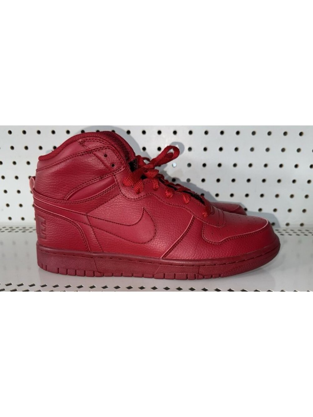 Nike Big High Mens Leather Athletic Shoes Sneakers Size 9 Triple Red 336608-660